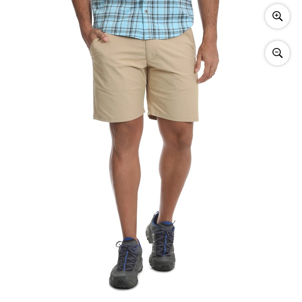 Wrangler Men's Outdoor Back Elastic Flat Front Shorts